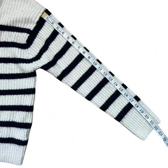 H&M Women’s Striped Cable Knit Sweater - Picture 3 of 8